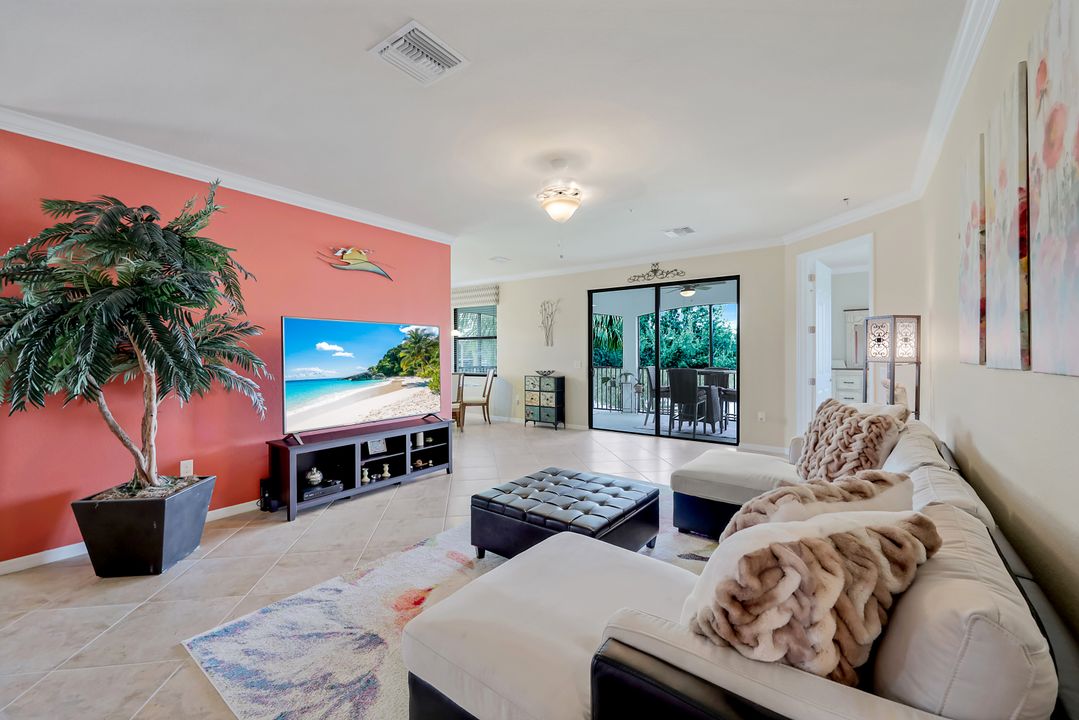 3153 Aviamar Cir #201, Naples, FL 34114