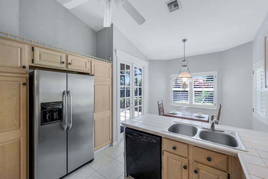 27181 Kindlewood Ln, Bonita Springs, FL 34134