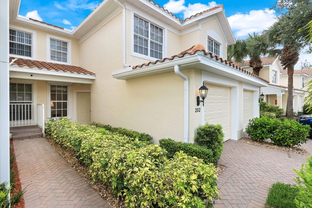 1445 Tiffany Ln #202, Naples, FL 34105
