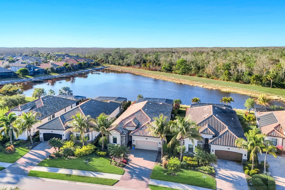 12639 Kinross Ln, Naples, FL 34120