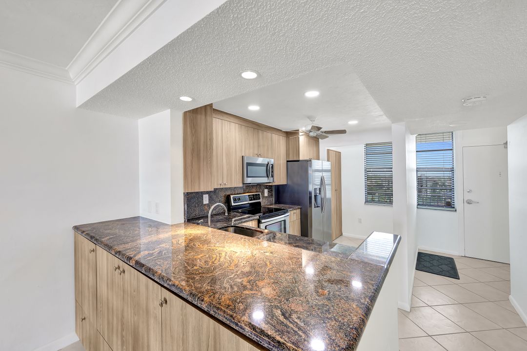 320 Seaview Ct #804, Marco Island, FL 34145