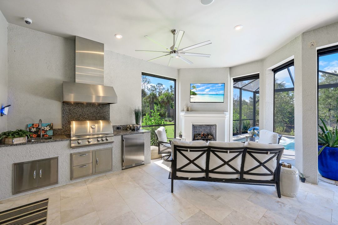 8880 Scarlotti Pl, Naples, FL 34119