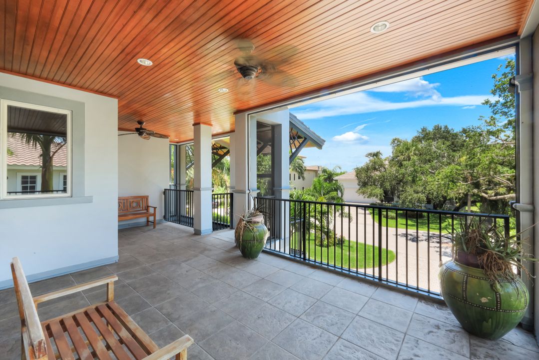 834 Hideaway Cir W, Marco Island, FL 34145