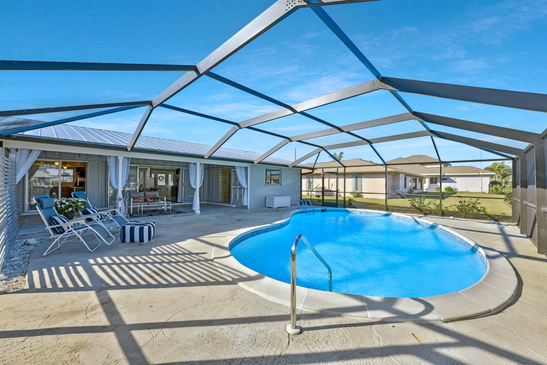 166 Cambridge Dr NW, Port Charlotte, FL 33952