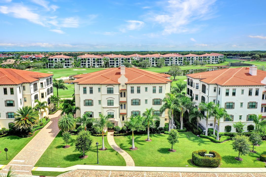 16387 Viansa Wy #302, Naples, FL 34110