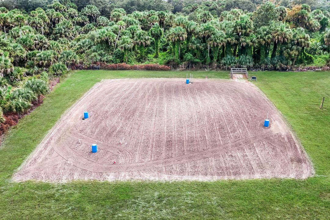 1960 Moulder Dr, Naples, FL 34120