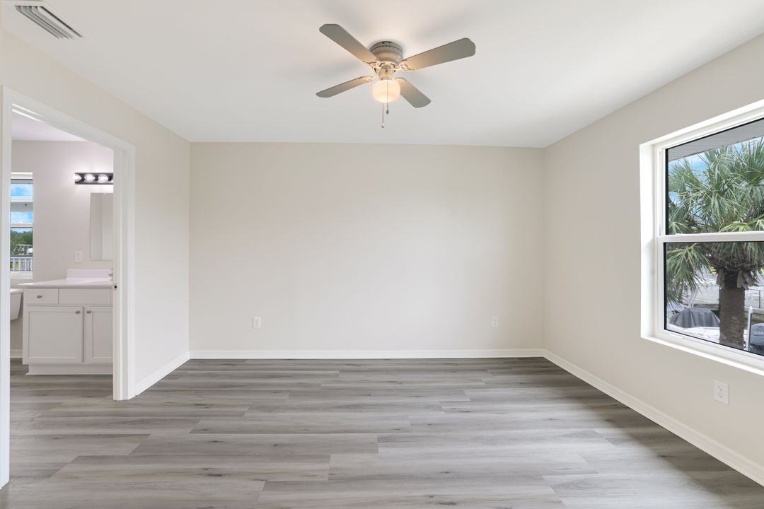 627 Palm Dr, Naples, FL 34114