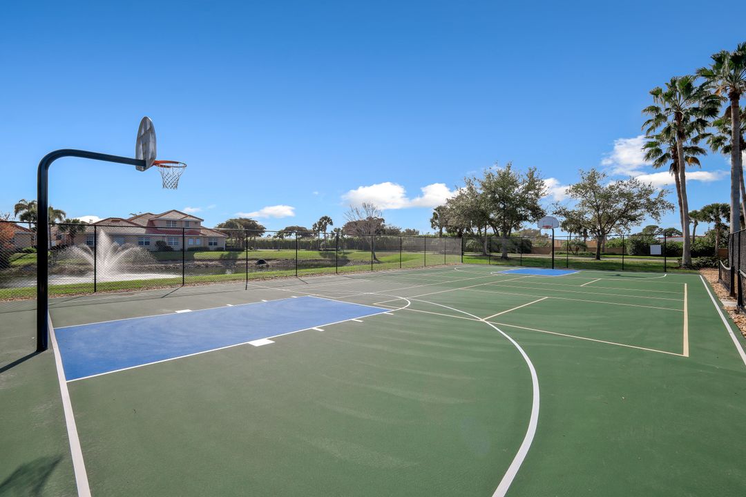 13860 Avon Park Cir #104, Fort Myers, FL 33912