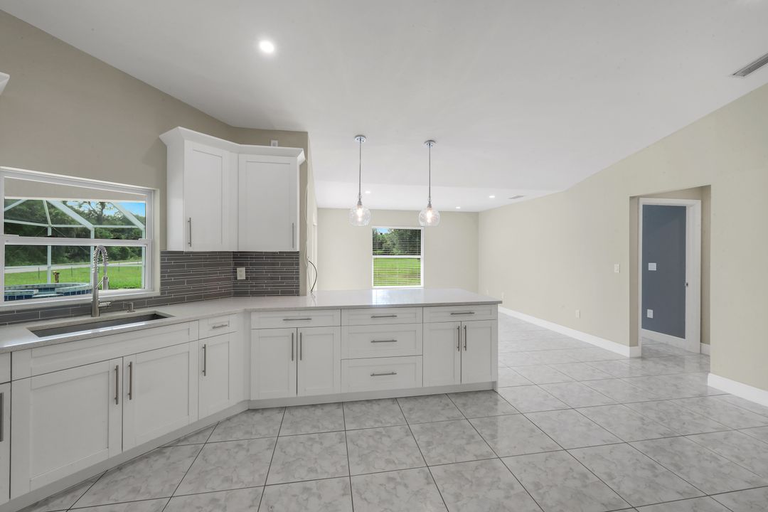 1795 Desoto Blvd S, Naples, FL 34117