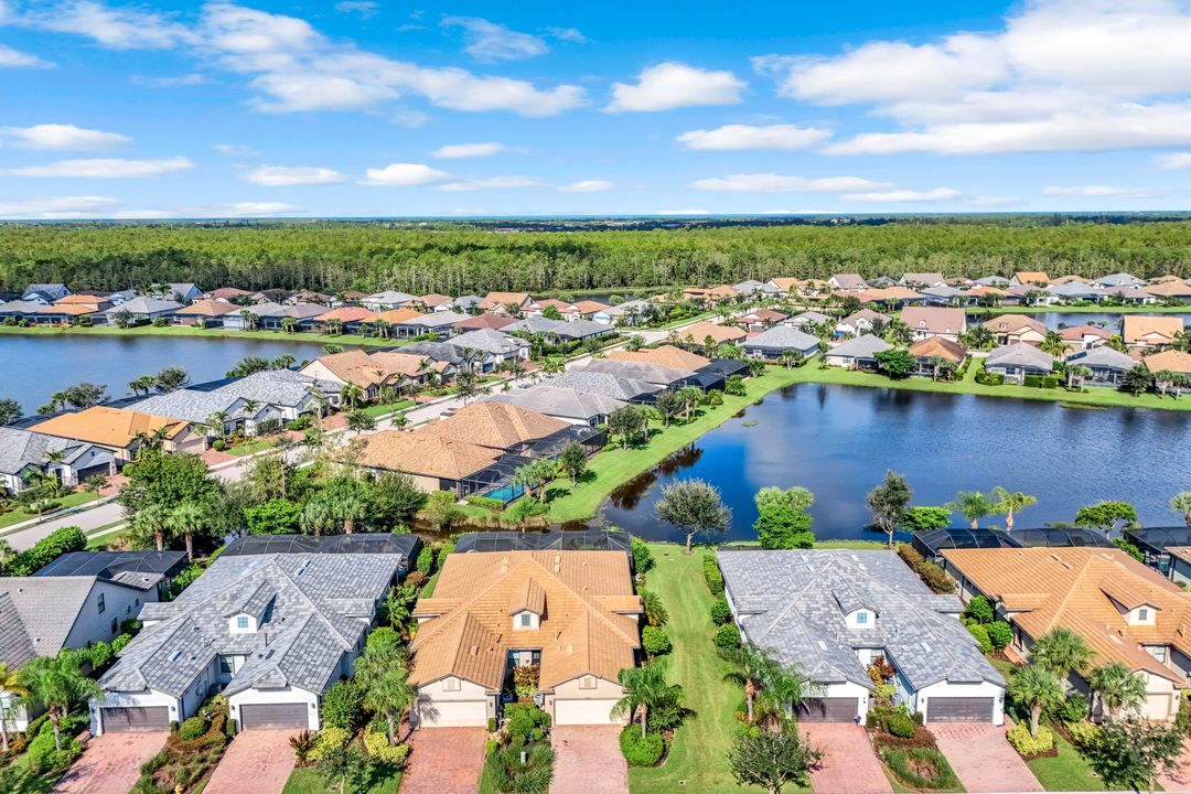 7659 Jacaranda Ln, Naples, FL 34114