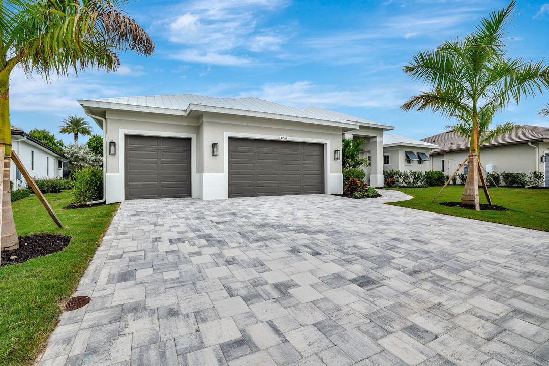 14286 Charthouse Cir, Naples, FL 34114