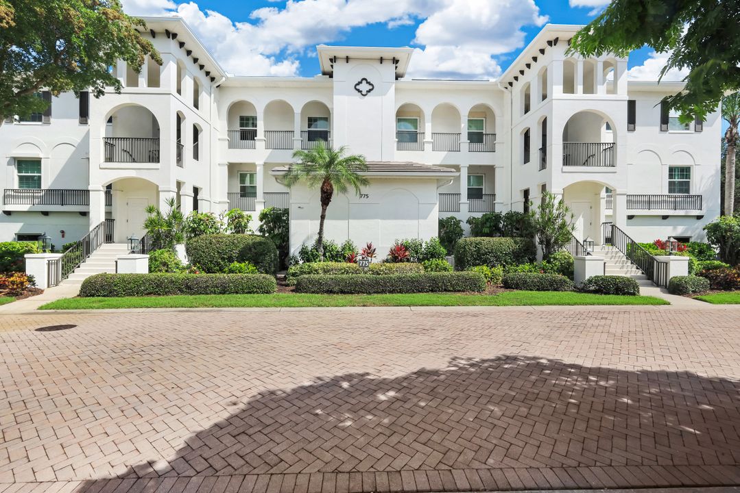 775 Bentwater Cir #204, Naples, FL 34108