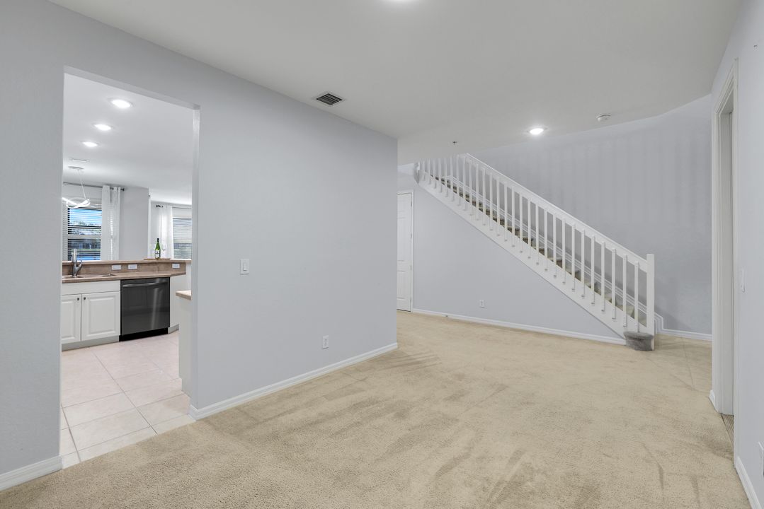 1370 Mariposa Cir #102, Naples, FL 34105