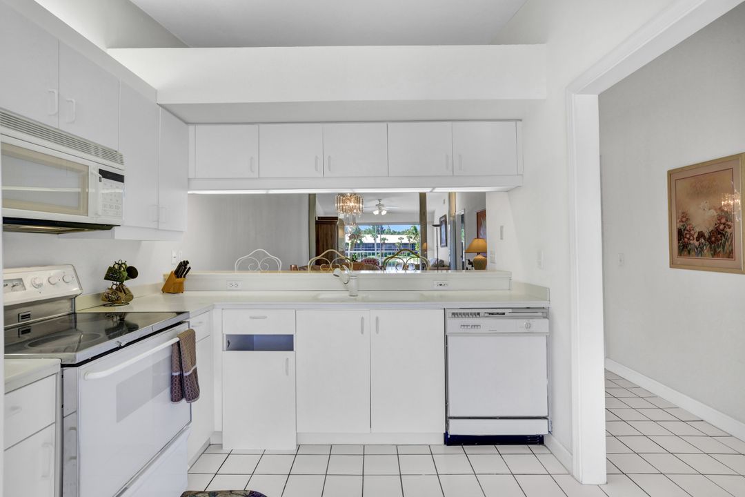 2372 Hidden Lake Dr #08, Naples, FL 34112