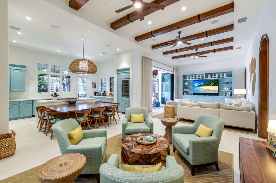 2904 Tiburon Blvd E, Naples, FL 34109