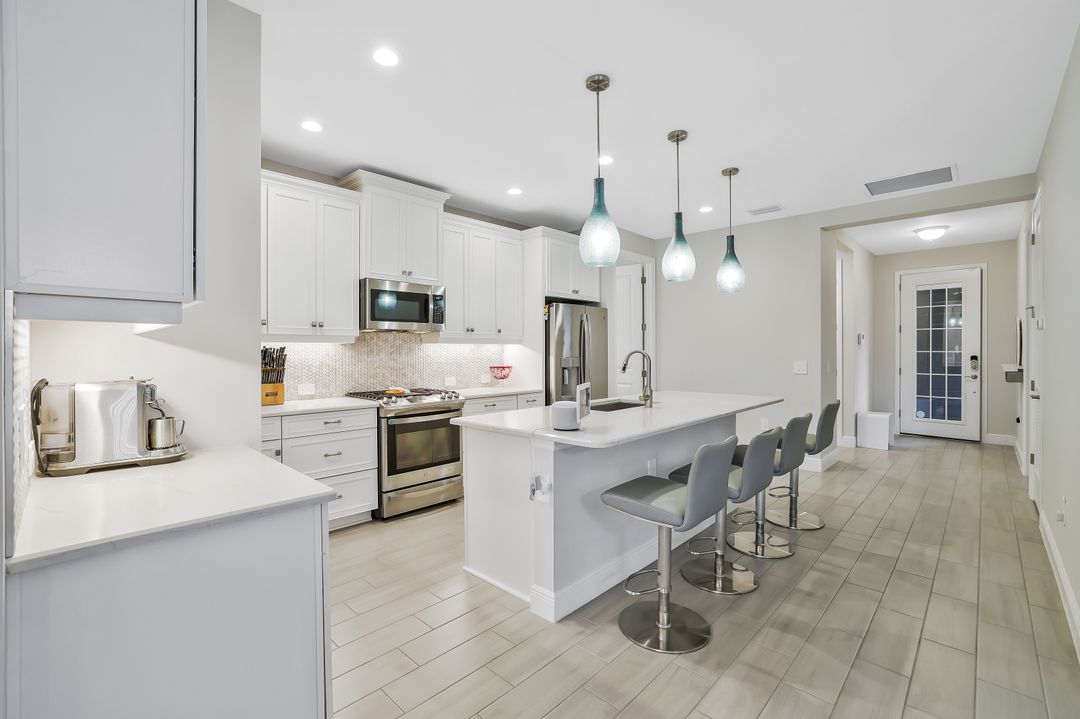 2291 Marquesa Cir, Naples, FL 34112