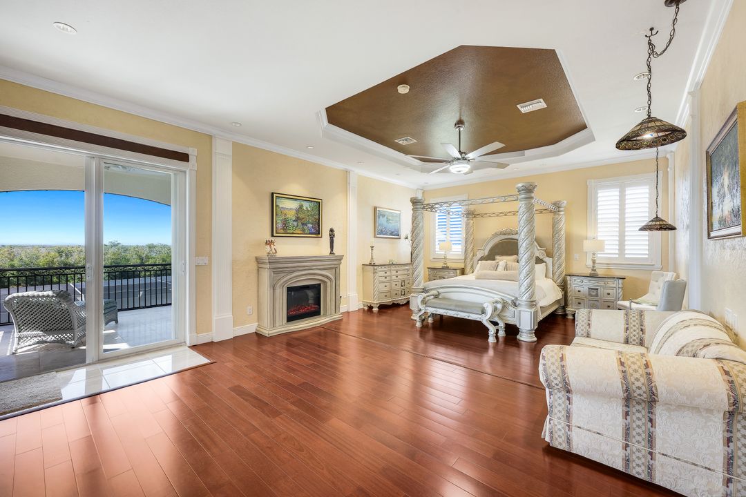 3820 Surfside Blvd, Cape Coral, FL 33914