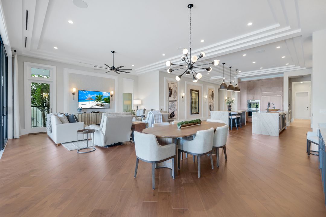 16647 Isola Bella Ln, Naples, FL 34110