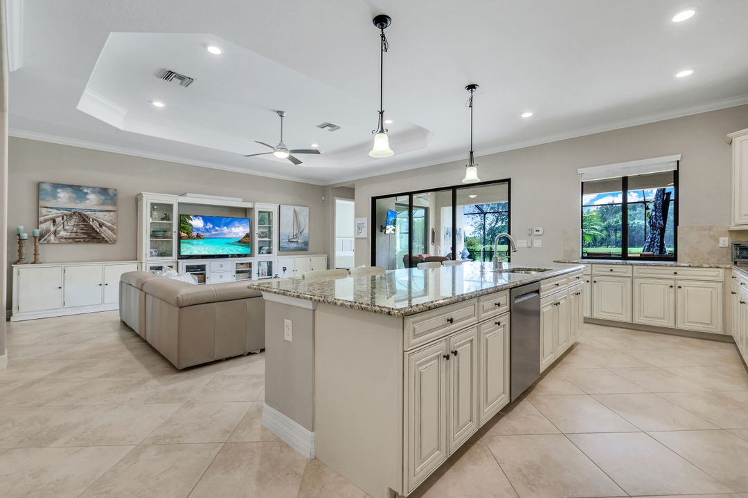 12832 Kinross Ln, Naples, FL 34120