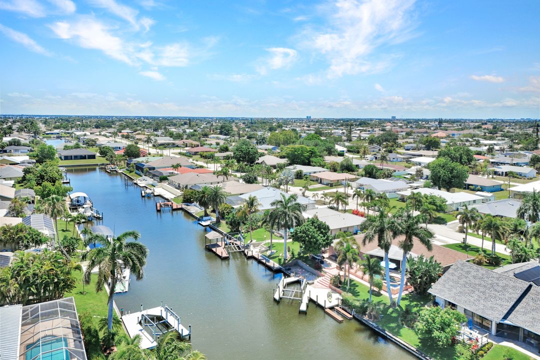 703 SE 33rd Terrace, Cape Coral, FL 33904