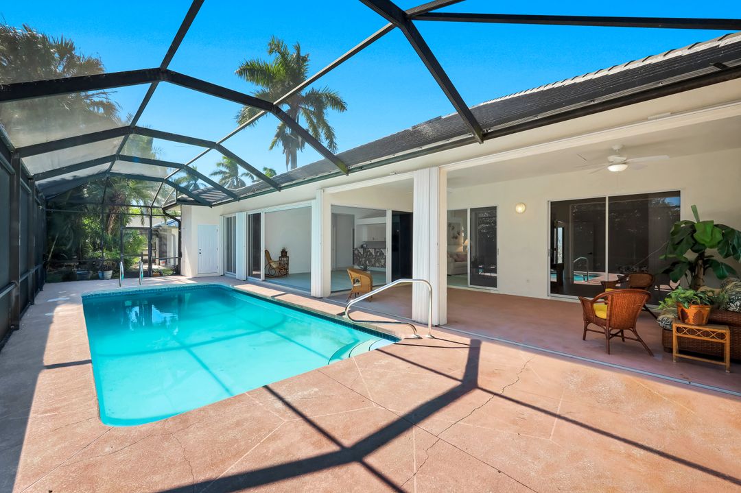 28501 Sombrero Dr, Bonita Springs, FL 34135