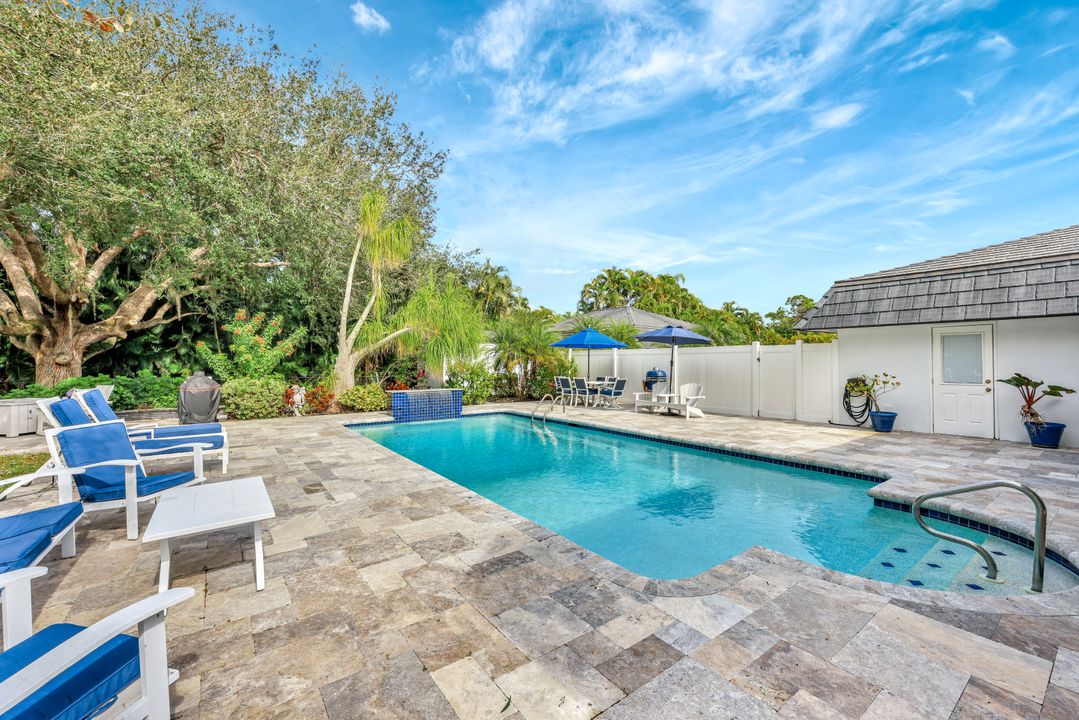 7060 Hendry Creek Dr, Fort Myers, FL 33908