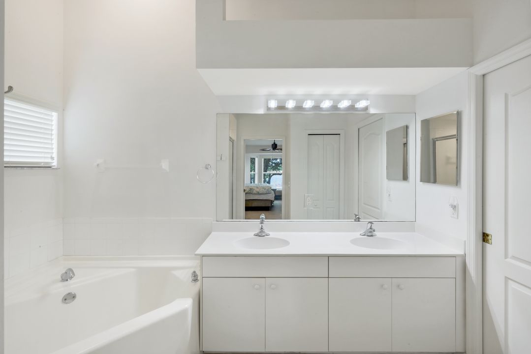 2760 Cypress Trace Cir #2528, Naples, FL 34119