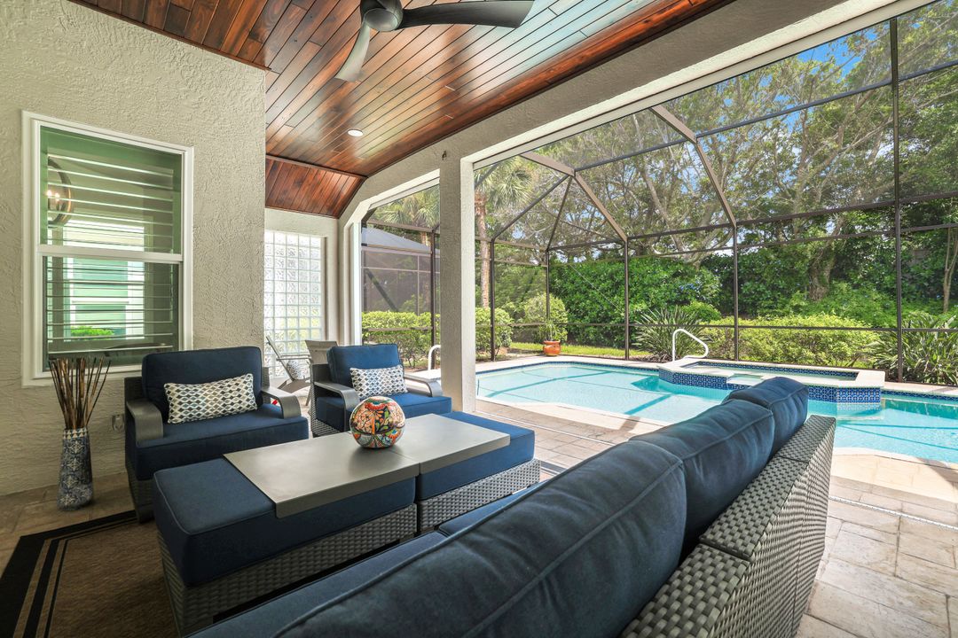 8844 Ventura Way, Naples, FL 34109
