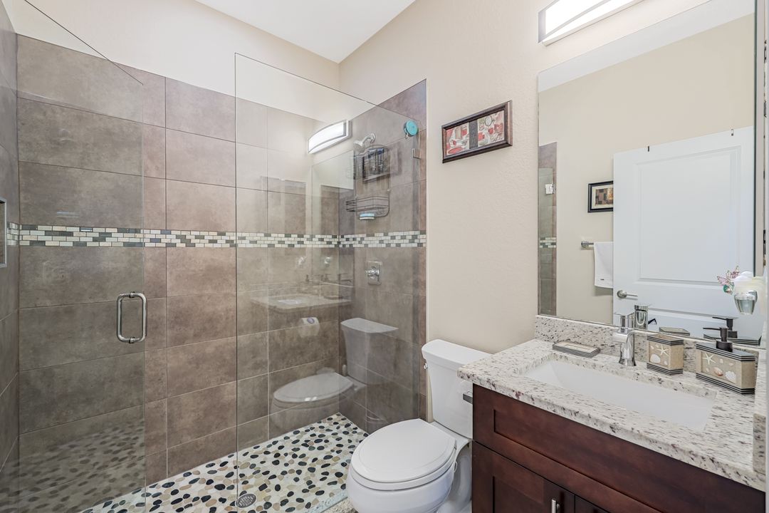 301 SE 21st Ln, Cape Coral, FL 33990