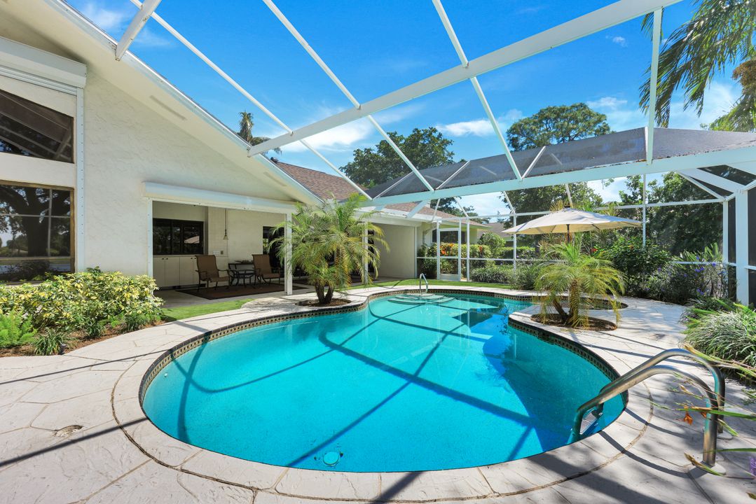 1924 Empress Ct, Naples, FL 34110