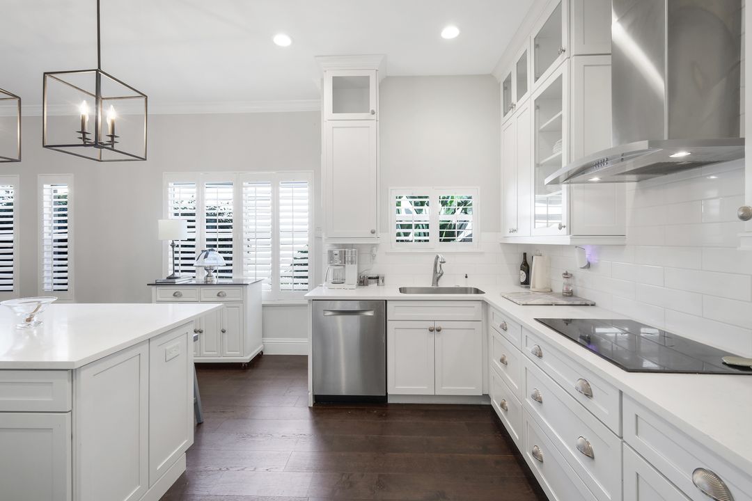 915 Fountain Run, Naples, FL 34119