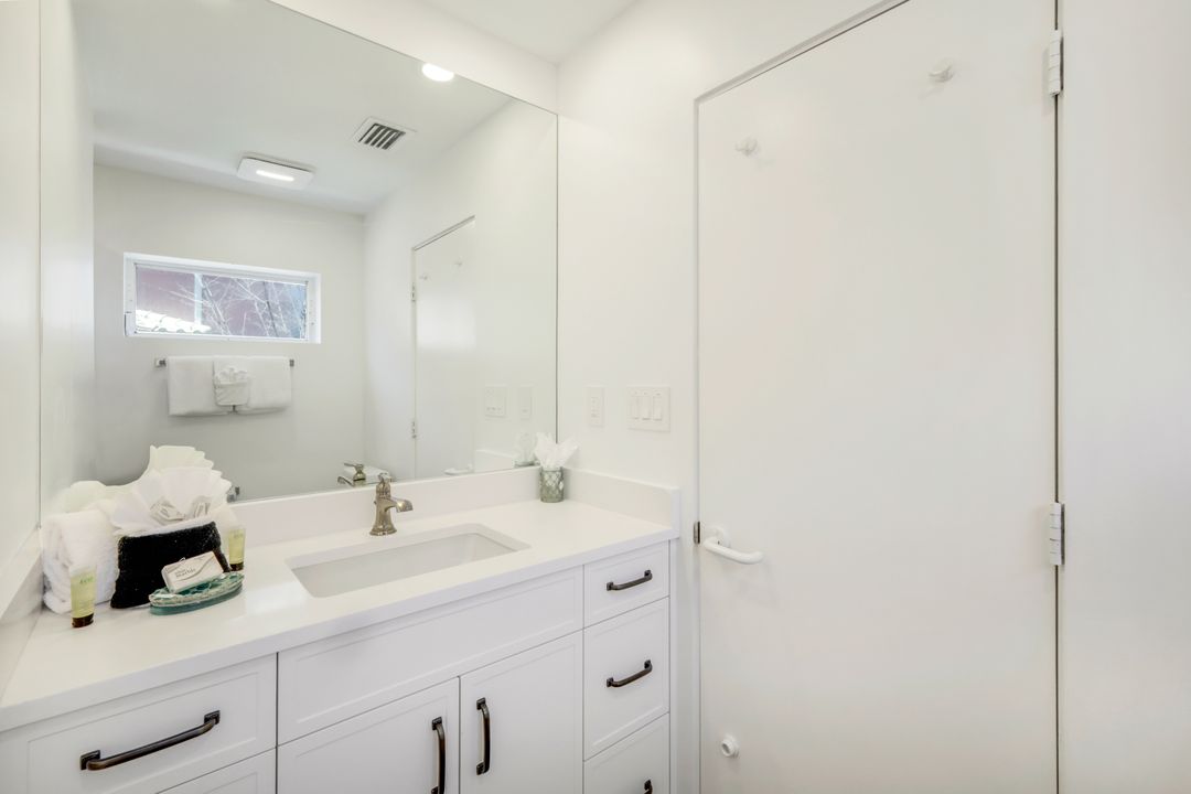 16500 Captiva Dr, Captiva, FL 33924