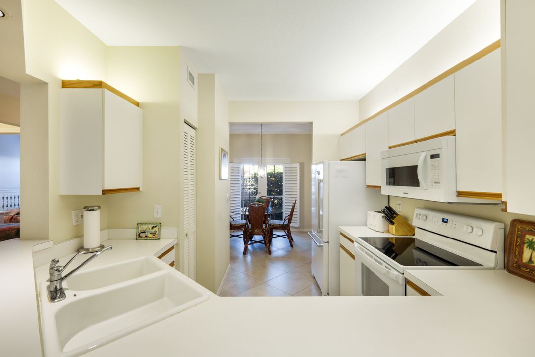 823 Tanbark Dr #103, Naples, FL 34108