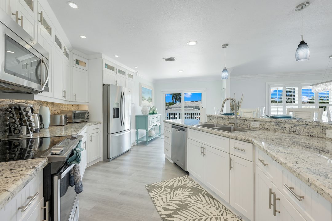 544 Seagrape Dr, Marco Island, FL 34145
