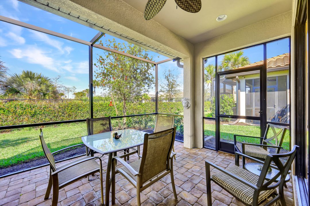 8107 Calle Canovas St, Naples, FL 34114