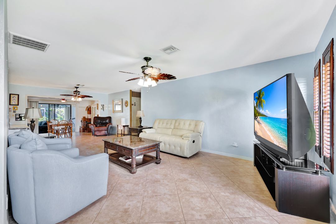 360 16th Ave NW, Naples, FL 34120