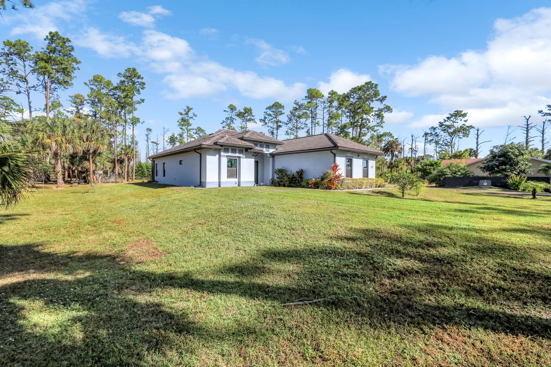 141 20th Ave NW, Naples, FL 34120