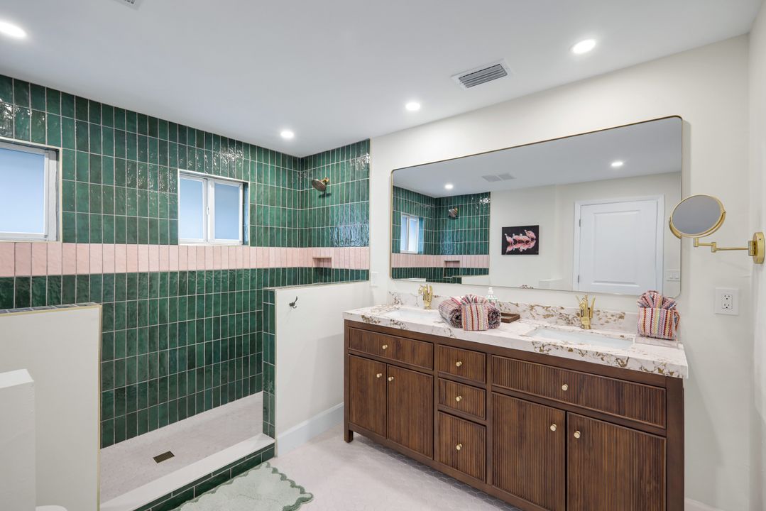 969 Fish Crow Rd, Sanibel, FL 33957