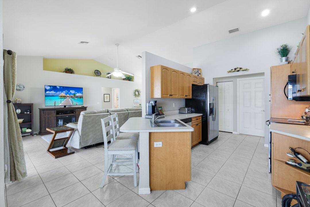 1815 NE 2nd Pl, Cape Coral, FL 33909