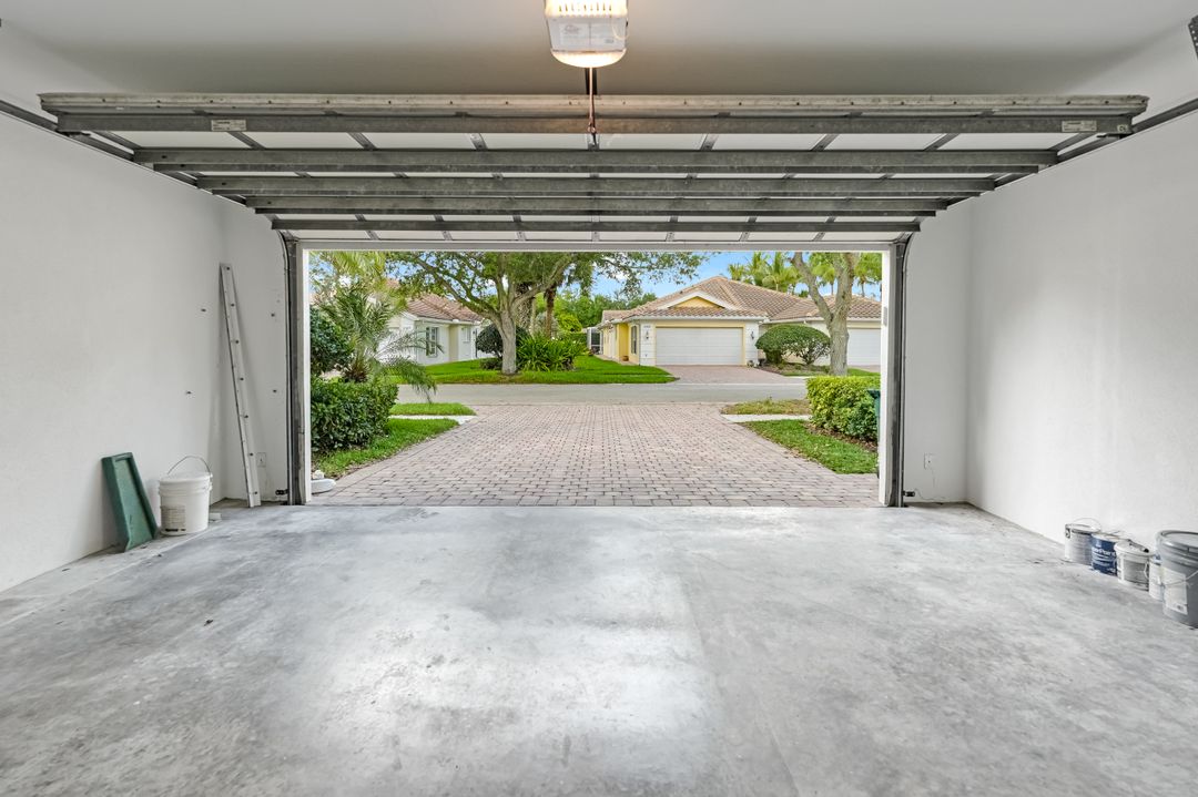 3360 Cayman Ln, Naples, FL 34119