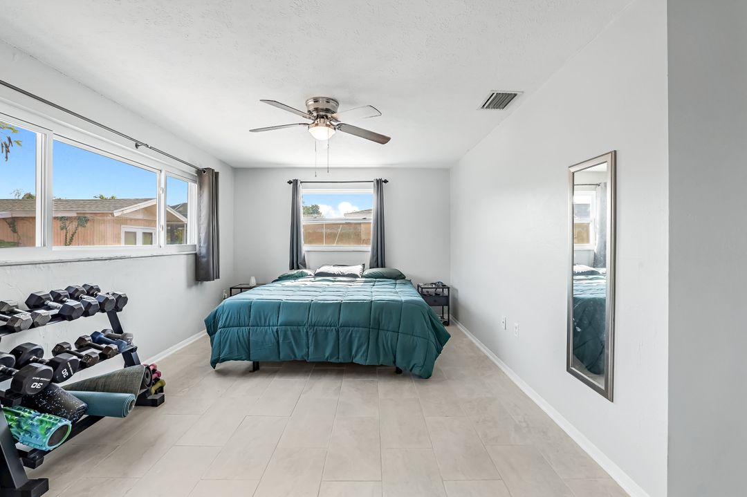 1670 N Hermitage Rd, Fort Myers, FL 33919