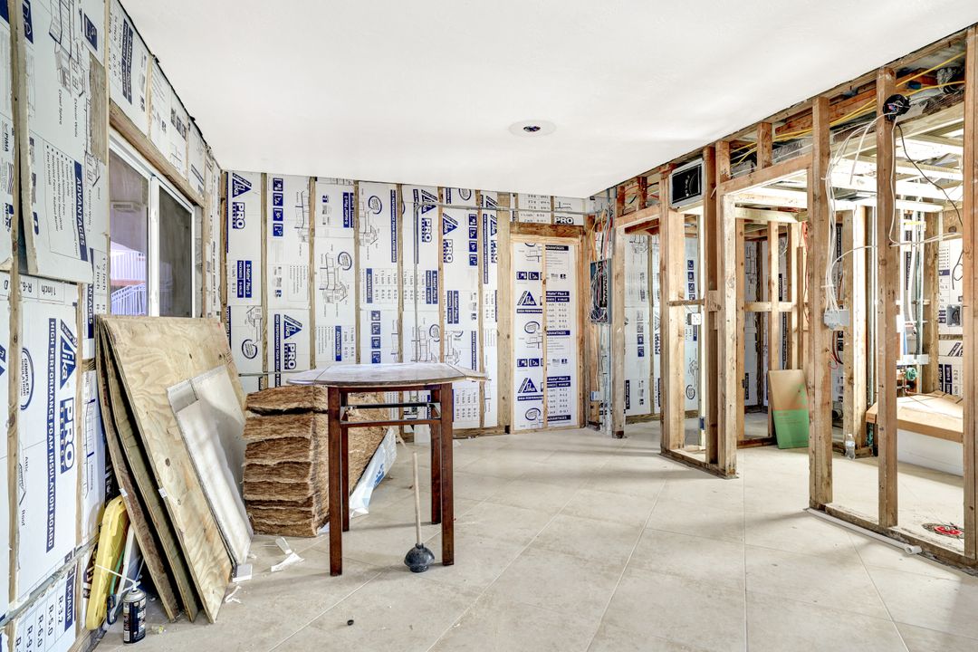 2590 First St #101, Fort Myers, FL 33901