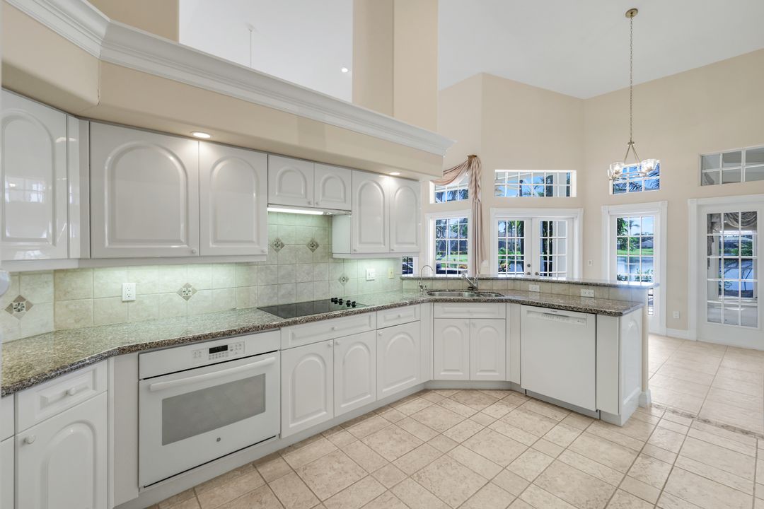 11201 Phoenix Way, Naples, FL 34119