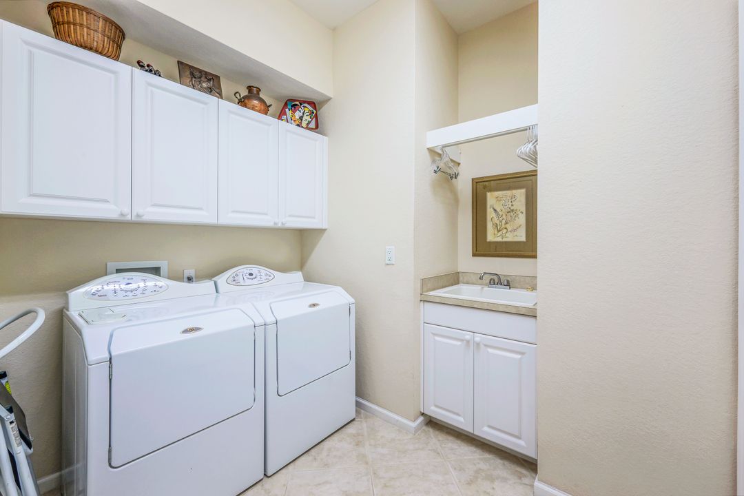 9084 Falling Leaf Dr, Bonita Springs, FL 34135