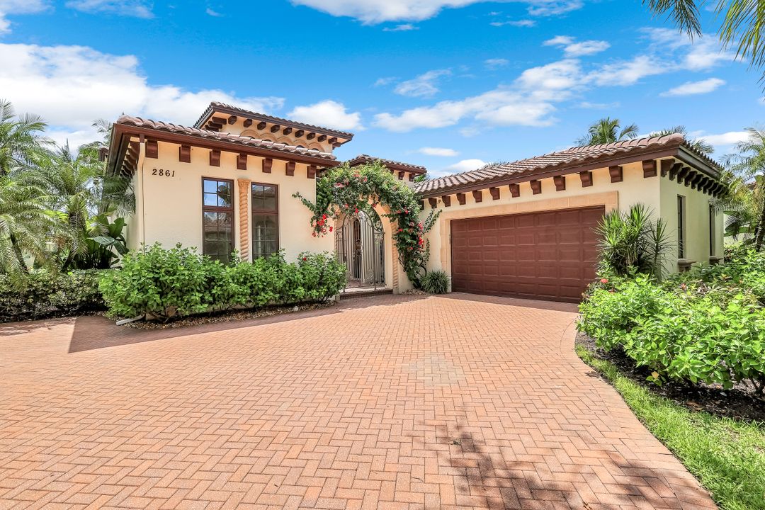 2861 Capistrano Way, Naples, FL 34105