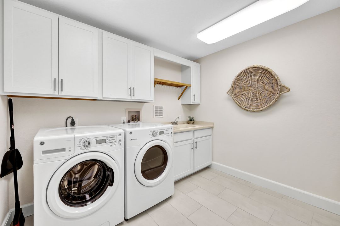 172 Indies Dr E #102, Naples, FL null