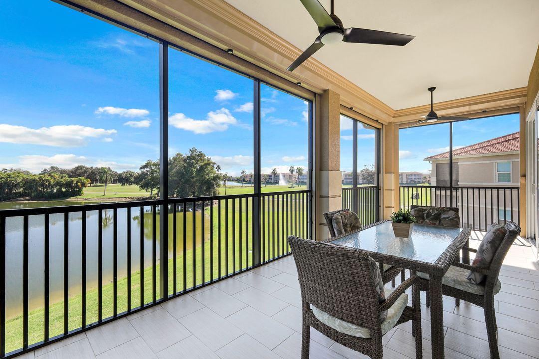 608 El Camino Real  #202, Naples, FL 34119