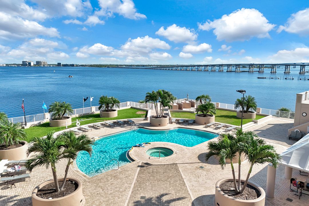 2104 W First St #1404, Fort Myers, FL 33901