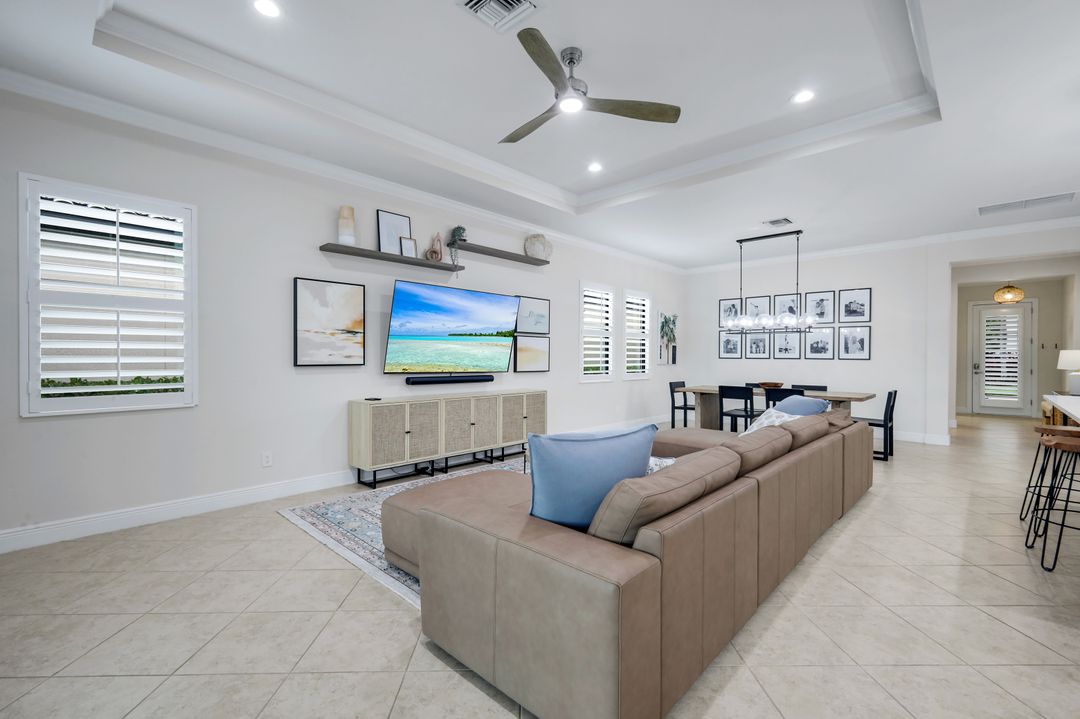 4118 Raffia Dr, Naples, FL 34119
