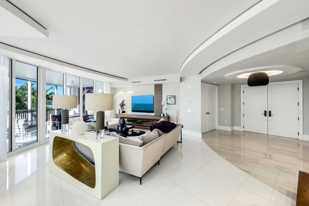 13665 Vanderbilt Dr #301, Naples, FL 34110